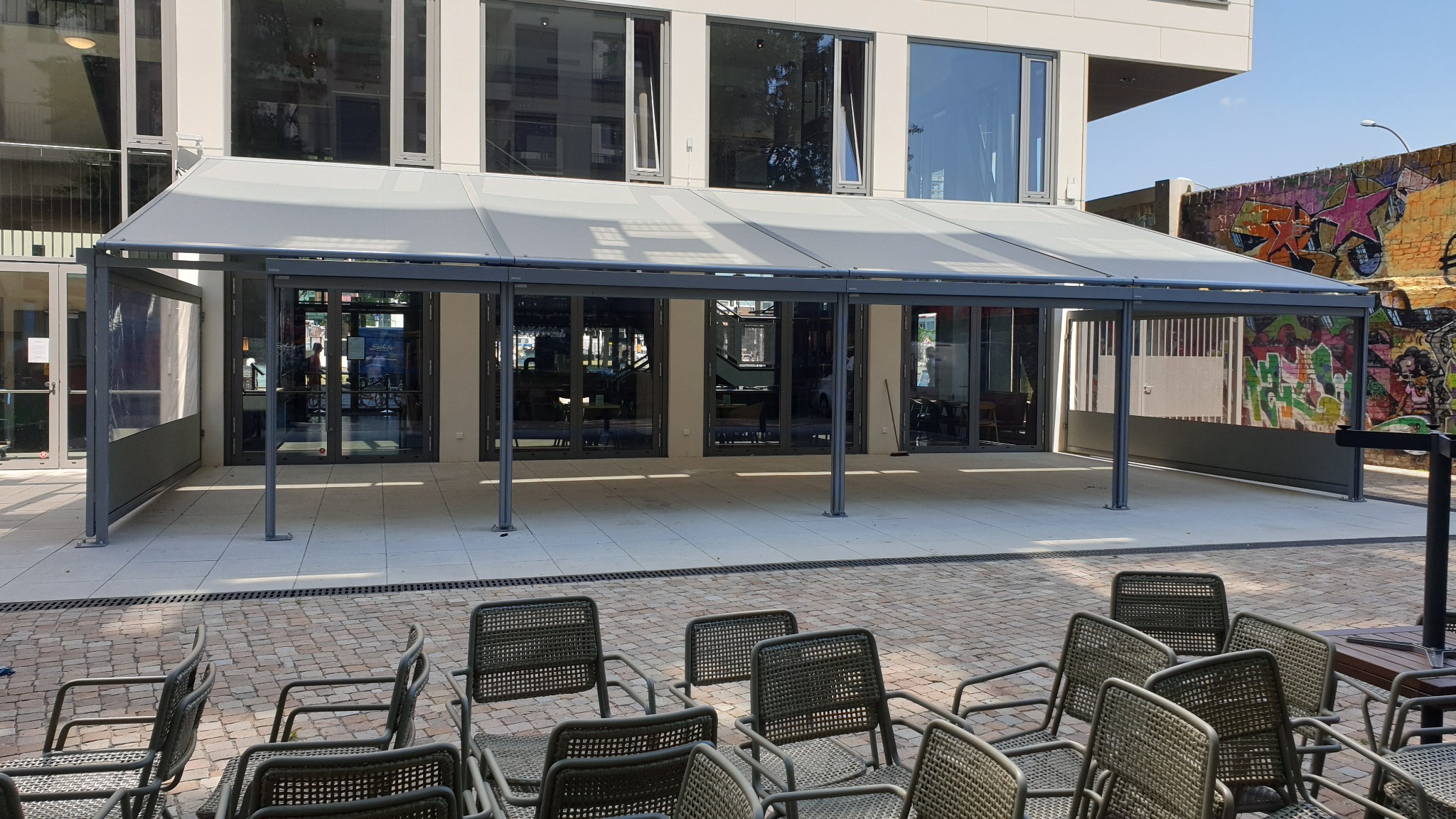 Gewerbliche Markisenanlage